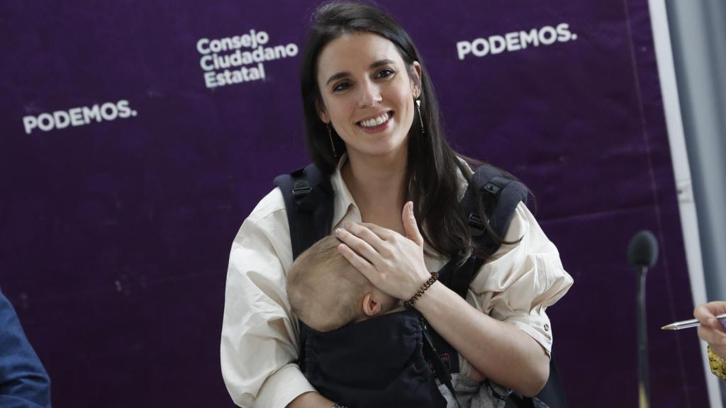 Irene Montero con su hija Aitana.