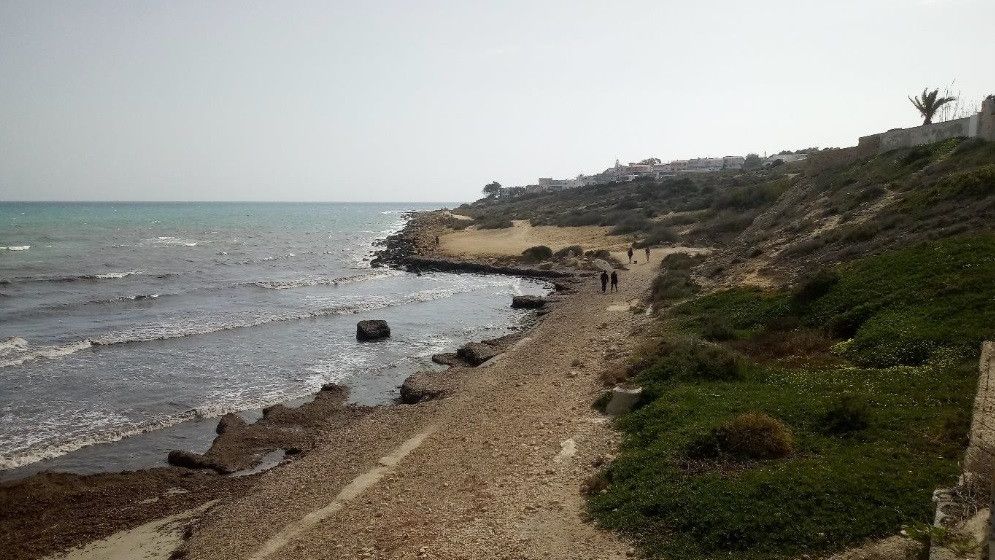 Zona sobre la que se va a rehabilitar  la playa de San Juan de Alicante, junto al Cabo de las Huertas.
