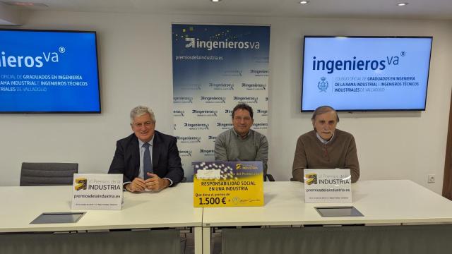Eusebio Sacristán recoge la donación de IngenierosVA para su Fundación  en los VI Premios de la Industria