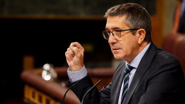 El portavoz del PSOE en el Congreso de los Diputados, Patxi López, este jueves durante su intervención.