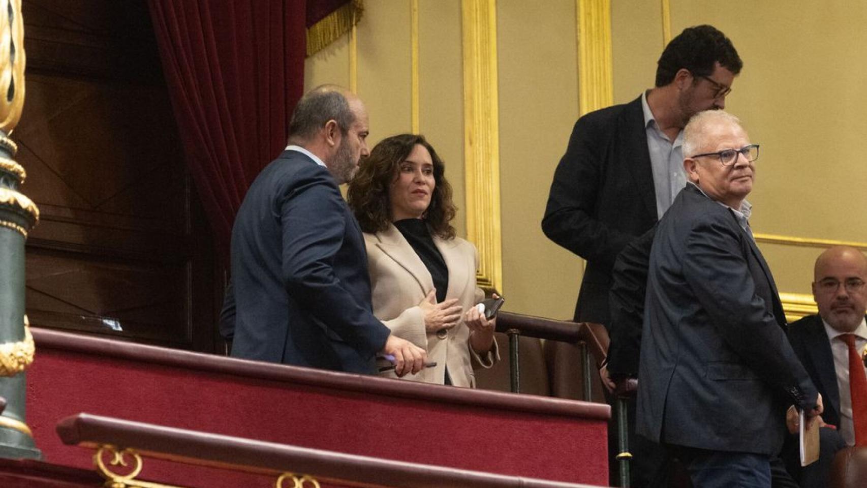 La presidenta Isabel Díaz Ayuso, durante la sesión de investidura de Pedro Sánchez.