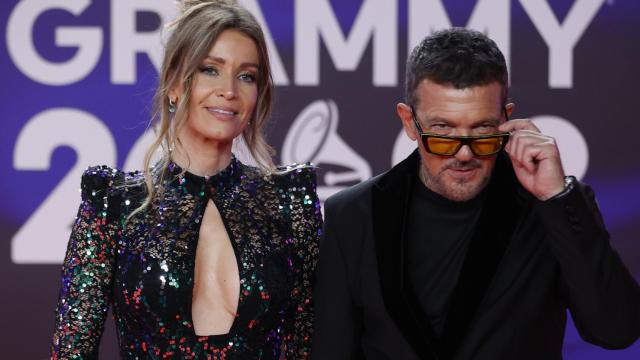 Nicole Kimpel y Antonio Banderas, en los Latin Grammy.