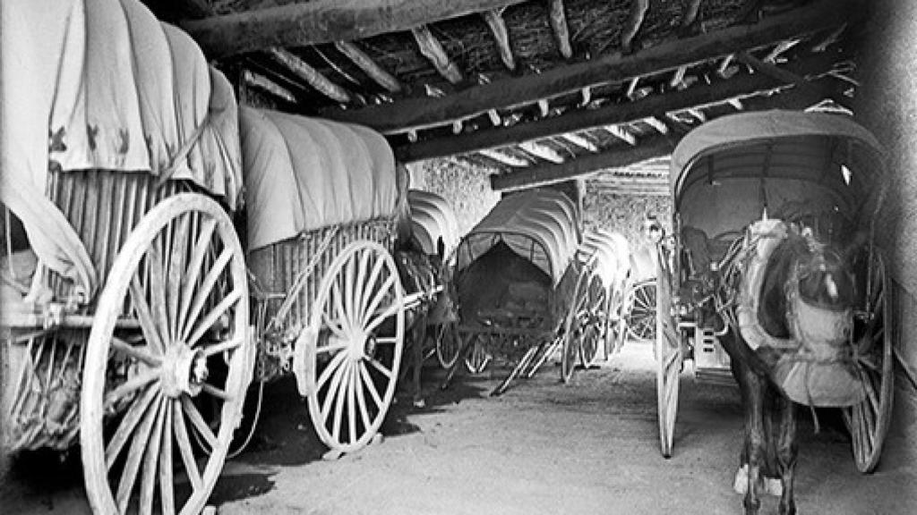 La fotografía sobre la que se inspiró Ramón Casas para pintar el óleo 'La cochera de Moià'