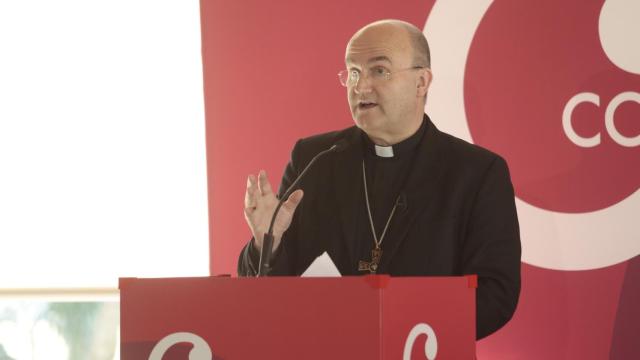 Monseñor José Ignacio Munilla, obispo de la Diócesis de Orihuela-Alicante, durante su conferencia en el Cámara Bussines Club de Alicante.