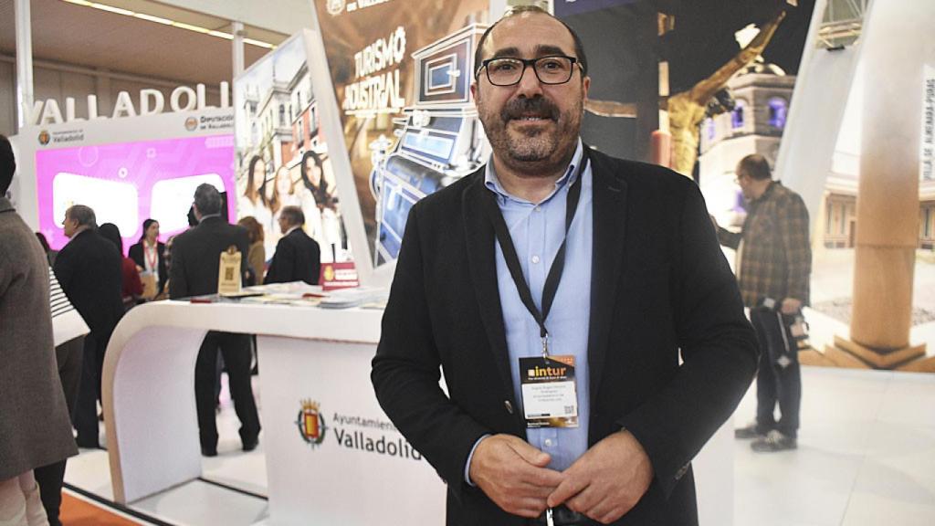 Miguel Ángel Oliveira, alcalde de Tordesillas, en Intur.
