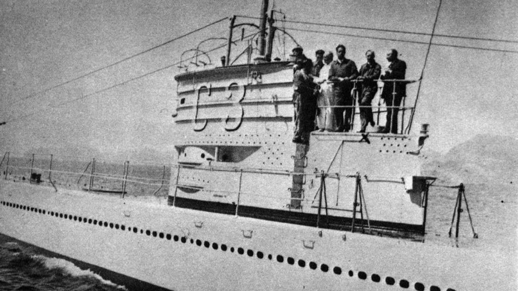 Marineros en el submarino C-3.