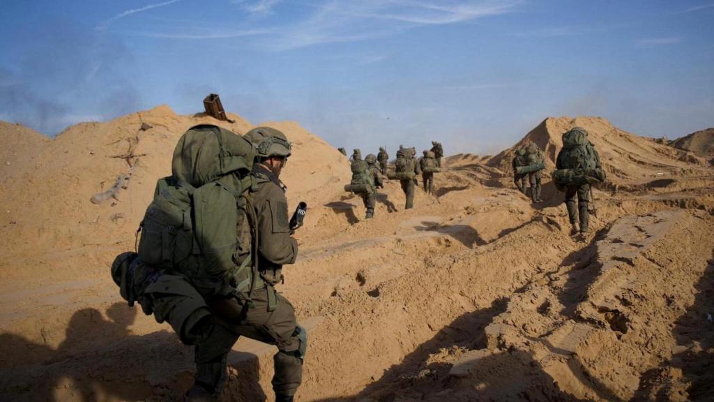 Varios soldados israelíes durante una misión militar en la Franja de Gaza.