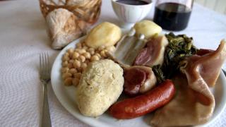 Cocido gallego con bolo de pote. Foto: Turismo de Galicia