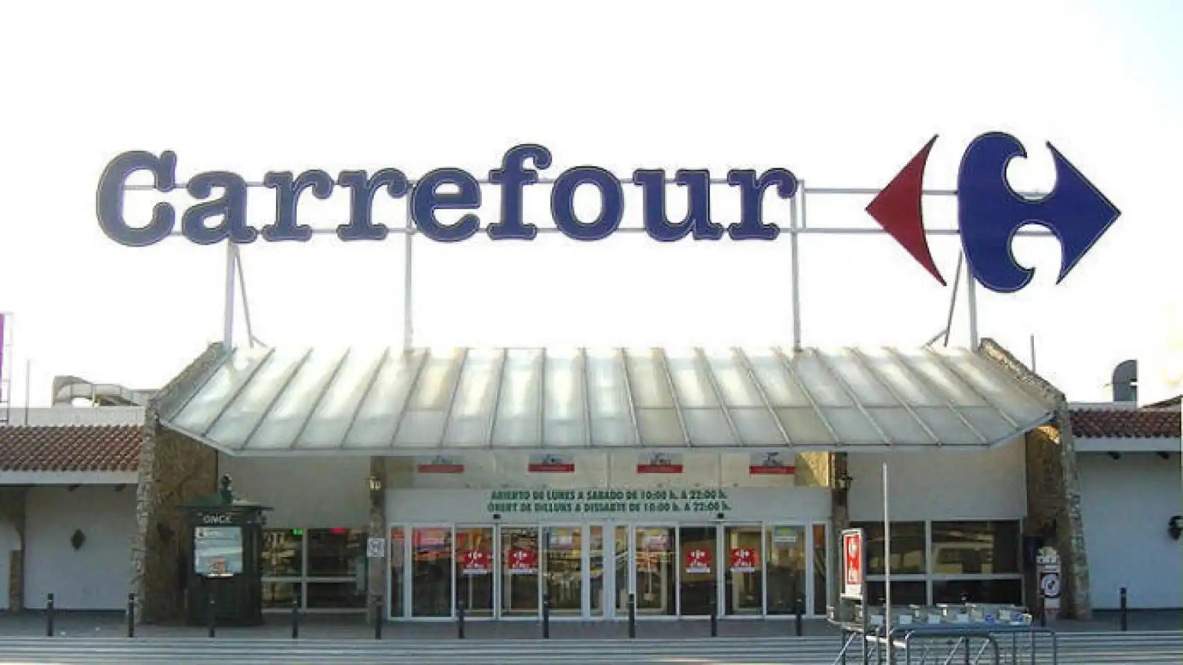 Fachada Carrefour.
