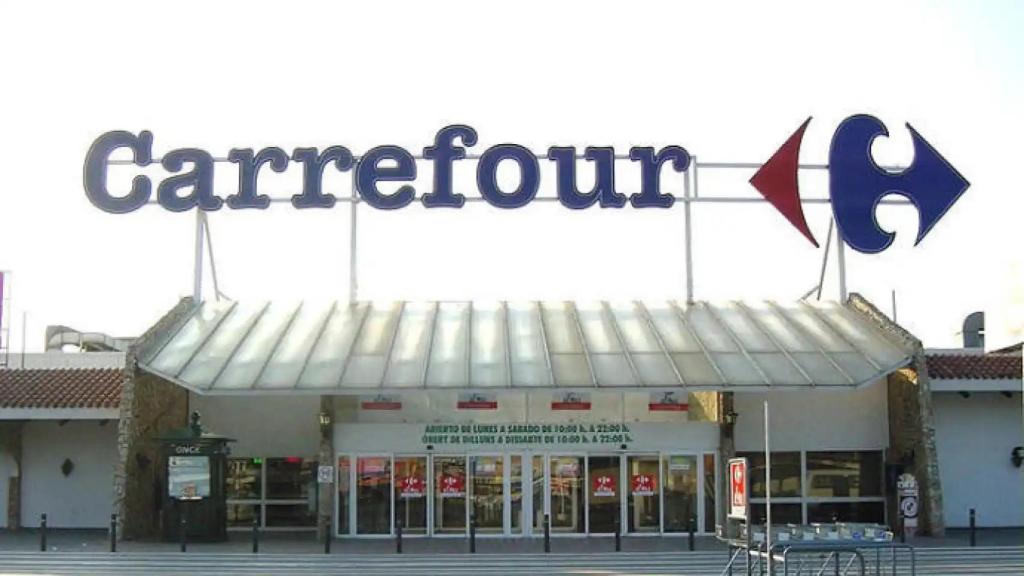 Fachada Carrefour.