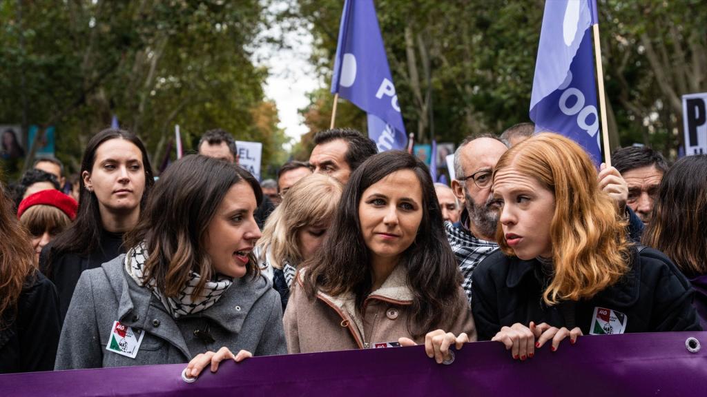 Belarra (centro de la imagen) junto a Irene Montero en una manifestación en apoyo a Palestina