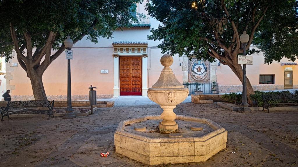 Fachada de la iglesia de San José.