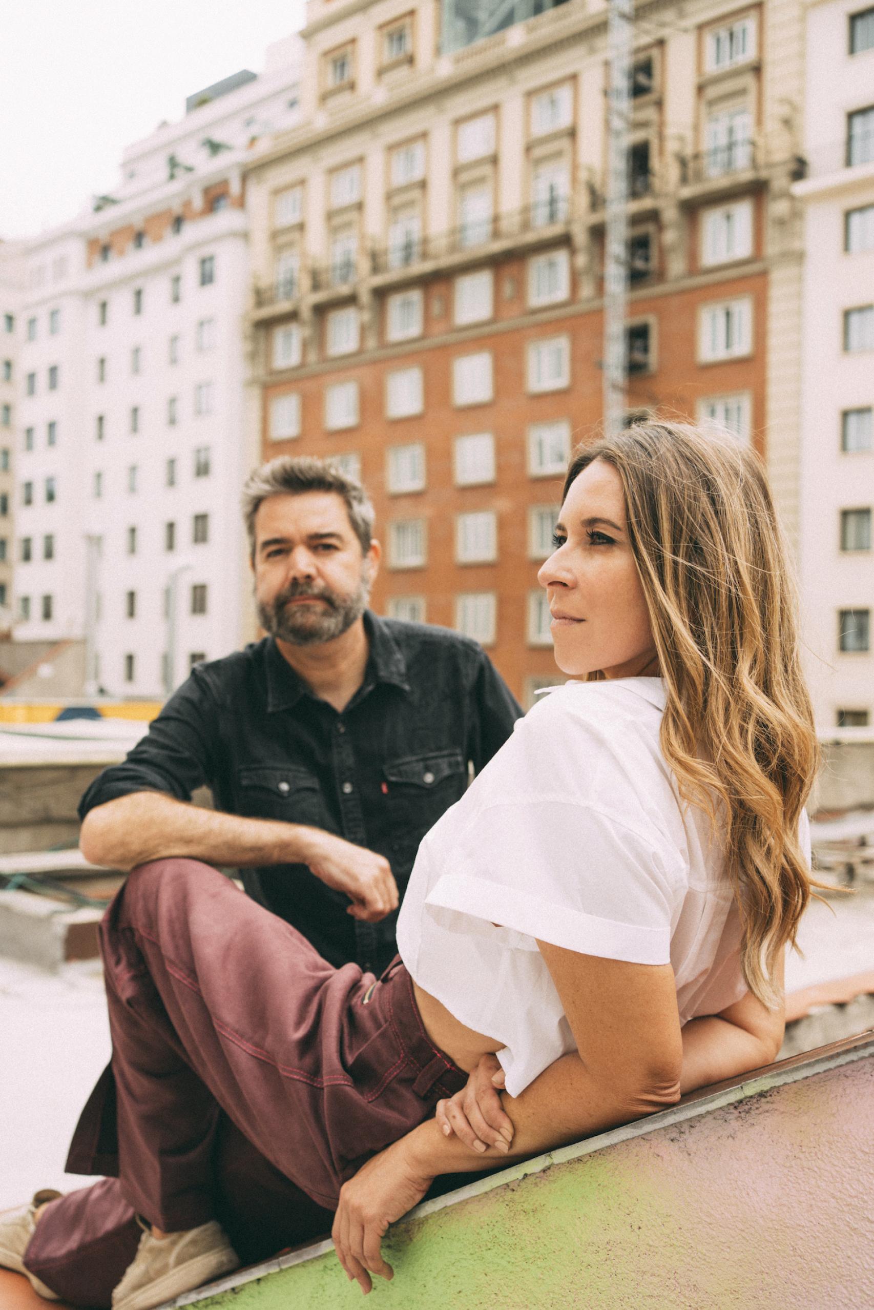 El compositor y guitarrista Juanma Latorre junto a la cantaora Rocío Márquez