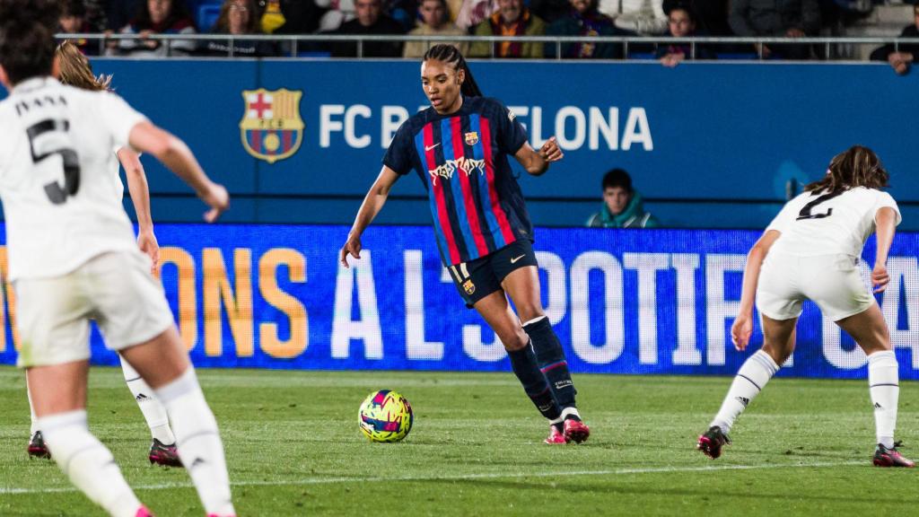 Salma Paralluelo, ante el Real Madrid