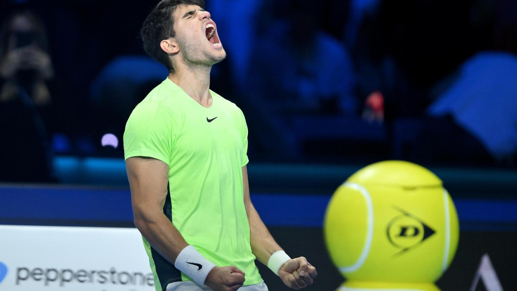 Carlos Alcaraz celebra en las ATP Finals