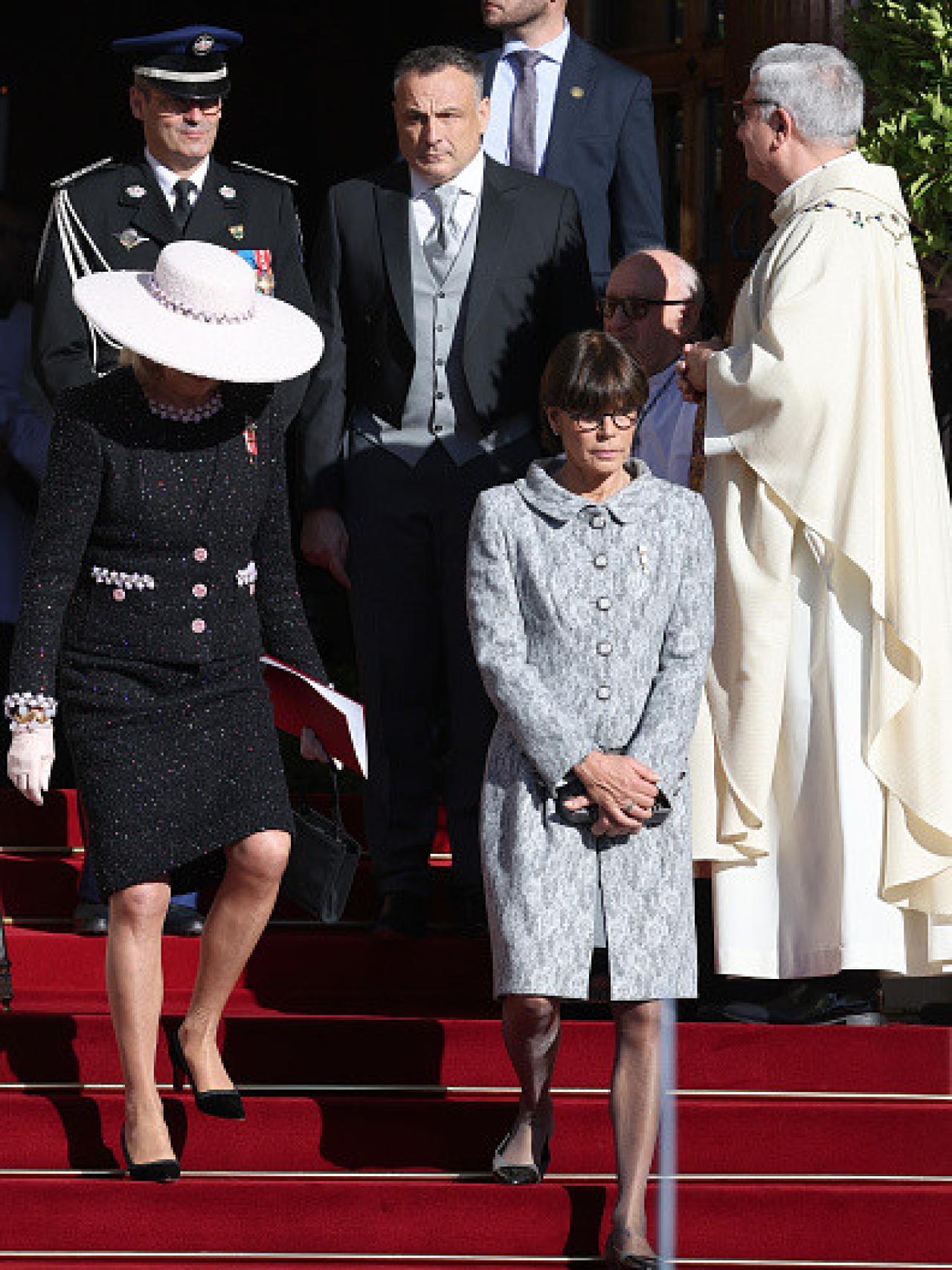 Detalle de los looks de Carolina y Estefanía de Mónaco.