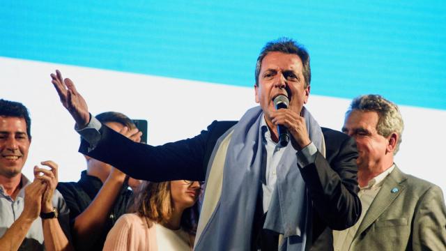 Sergio Massa, candidato peronista a la Presidencia de Argentina, en un acto de campaña.