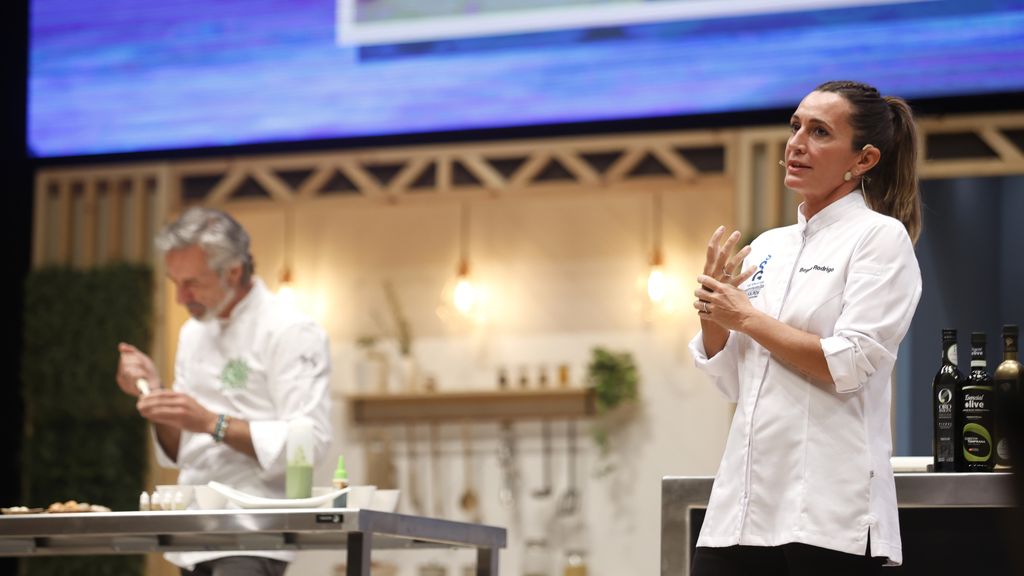 Begoña Rodrigo durante su ponencia en San Sebastián Gastronomika