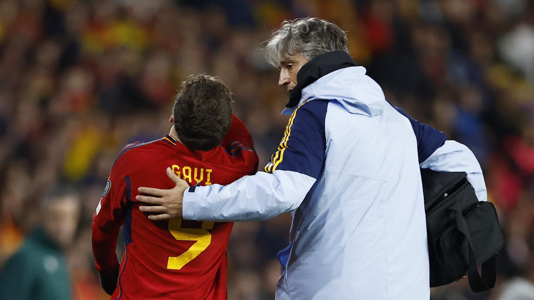 Gavi, afectado por su grave lesión con la Selección