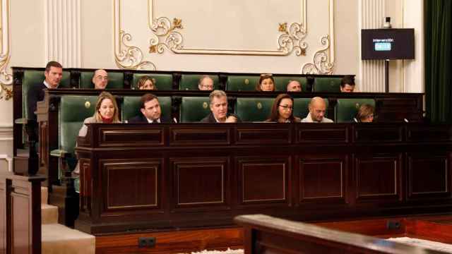 Bancada popular en el pleno de la Diputación de Pontevedra.