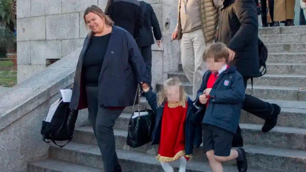 Caritina Goyanes, con sus hijos, en 2017.