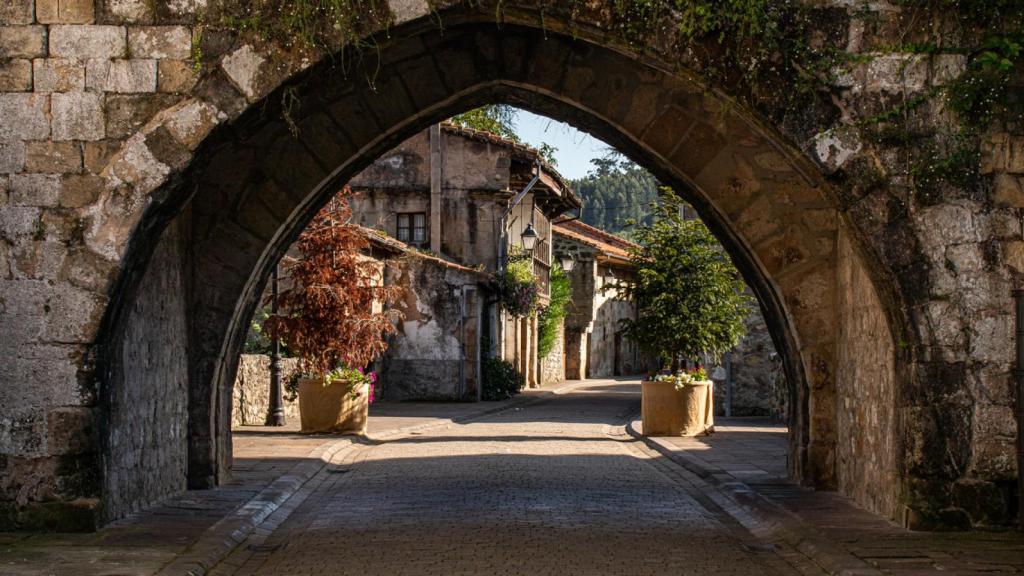 Uno de los arcos que pueden encontrarse en Cartes.