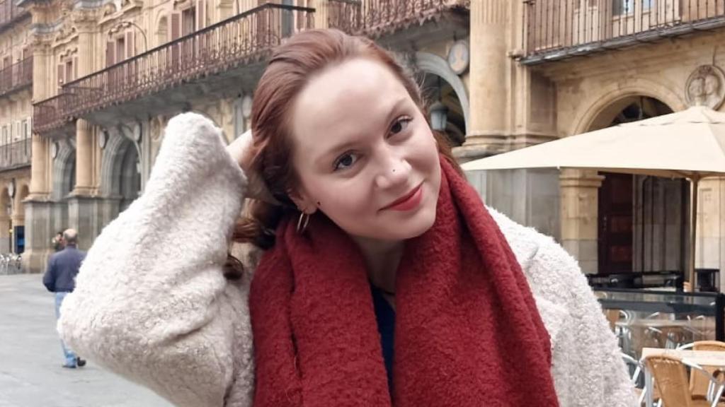La compositora salmantina Alba Sánchez Torrremocha, en la Plaza Mayor antes de regresar a Nueva York