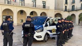 Policía Local de Alicante en la plaza del Ayuntamiento.