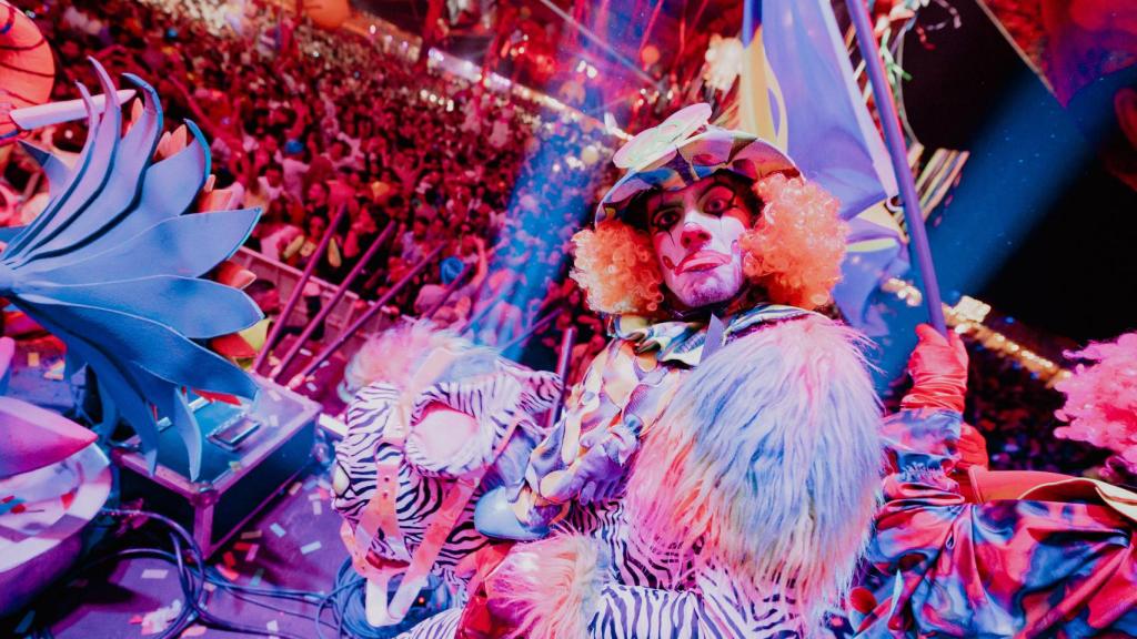 Uno de los animadores de elrow en Valencia. EE