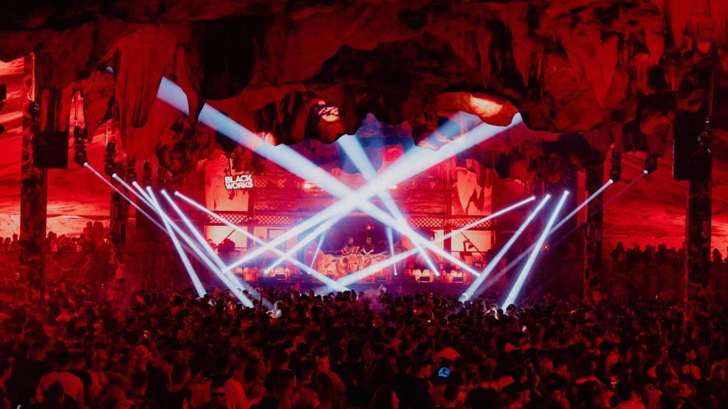 Escenario Horroween, con Blackworks en elrow XXL de Valencia. EE