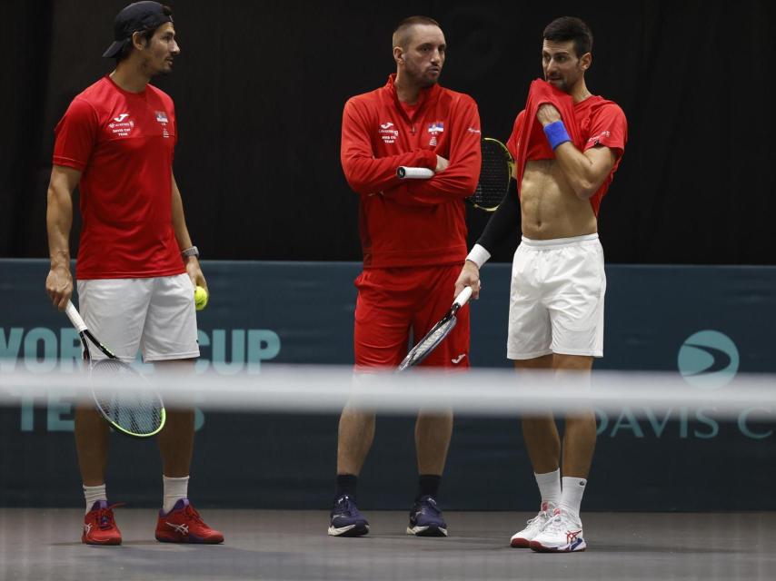 Novak Djokovic realiza su primer entrenamiento en las instalaciones aledañas al Carpena.