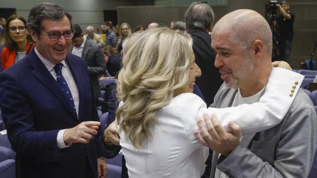 Antonio Garamendi, Yolanda Diaz y Unai Sordo, durante la toma de posesión de la vicepresidenta segunda y ministra de  Trabajo.