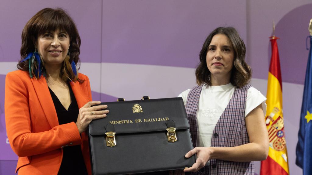 Ana Redondo e Irene Montero se traspasan la cartera de Igualdad este martes.