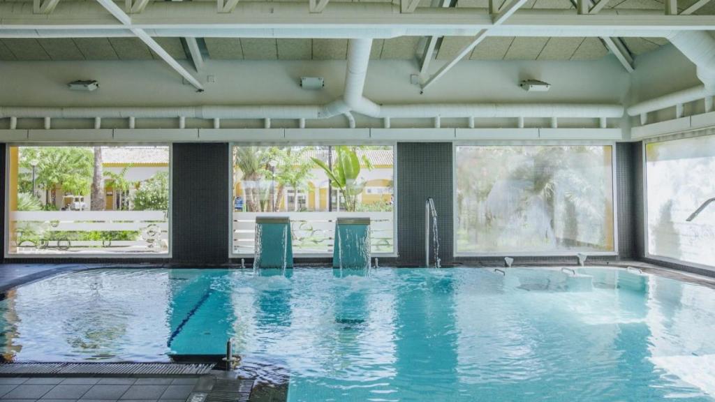 Piscina interior Alannia Costa Blanca.