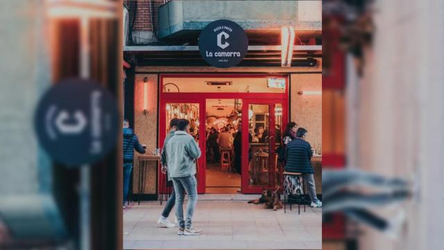 Entrada del restaurante La Camorra