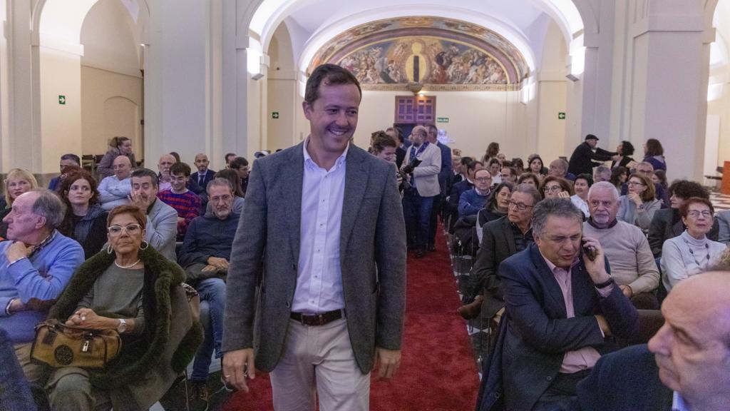 Carlos Velázquez se reúne con 130 colectivos de Toledo. Foto: Javier Longobardo.