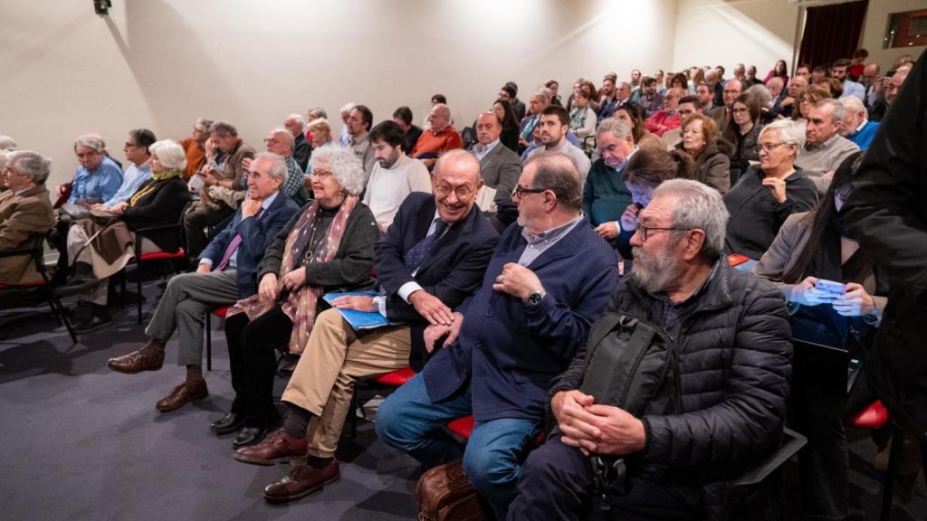 Perspectiva de la primera fila del acto organizado por el colectivo 'Fernando de los Ríos'.