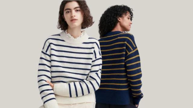 El jersey de rayas de la colección Otoño/Invierno 2023 de UNIQLO en colaboración con COMPTOIR DES COTONNIERS