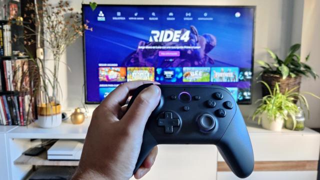 El mando de Luna se sincroniza de forma fácil con el televisor