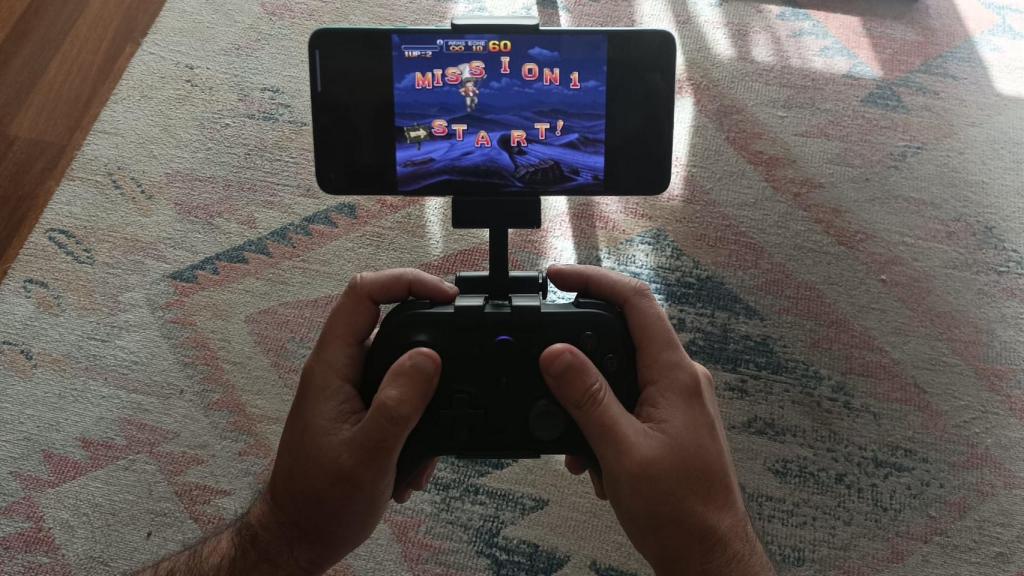 Jugando a Metal Slug X en la app móvil de Amazon Luna