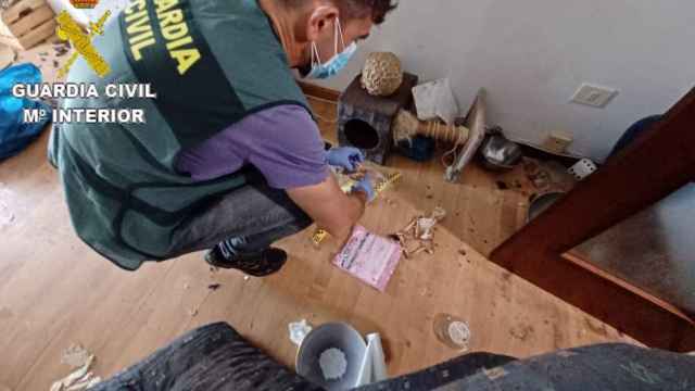 Imagen de restos hallados en la vivienda.