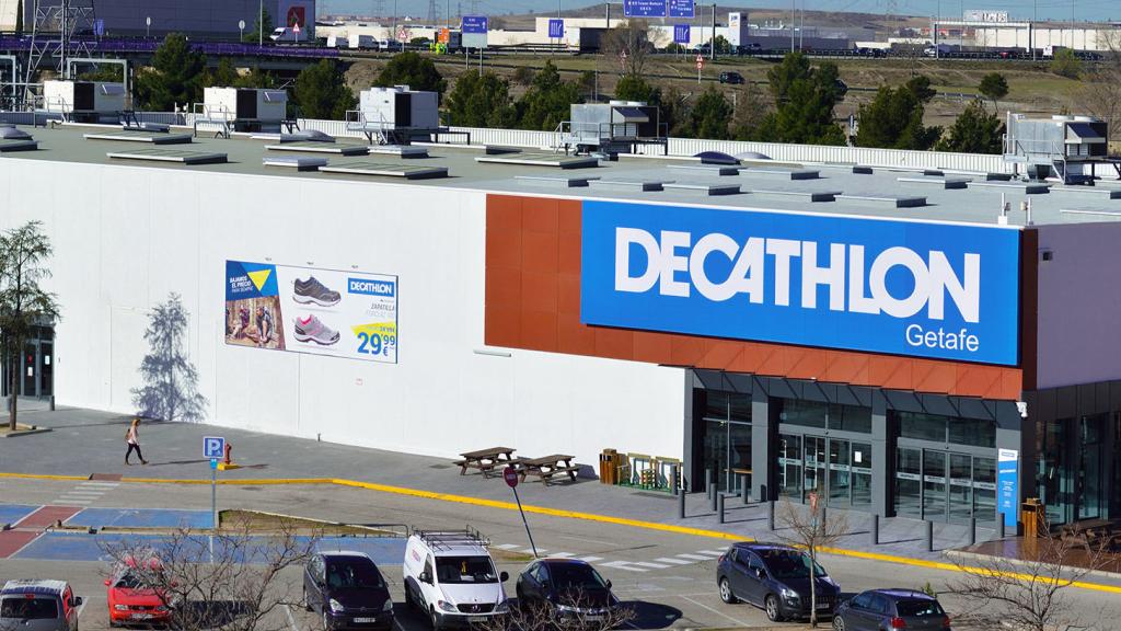 Fachada Decathlon.