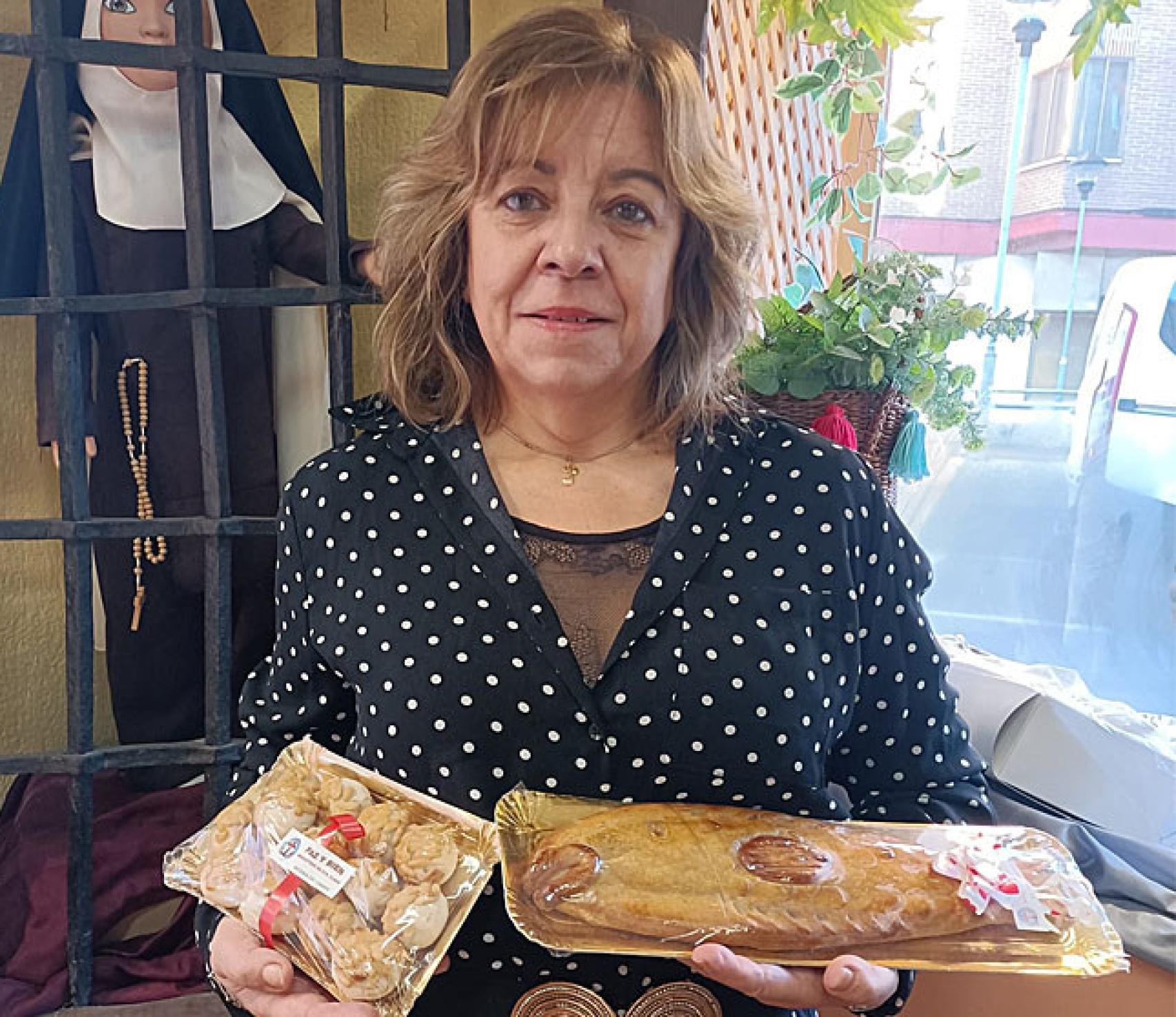 María Soledad Lozano en su tienda de Medina