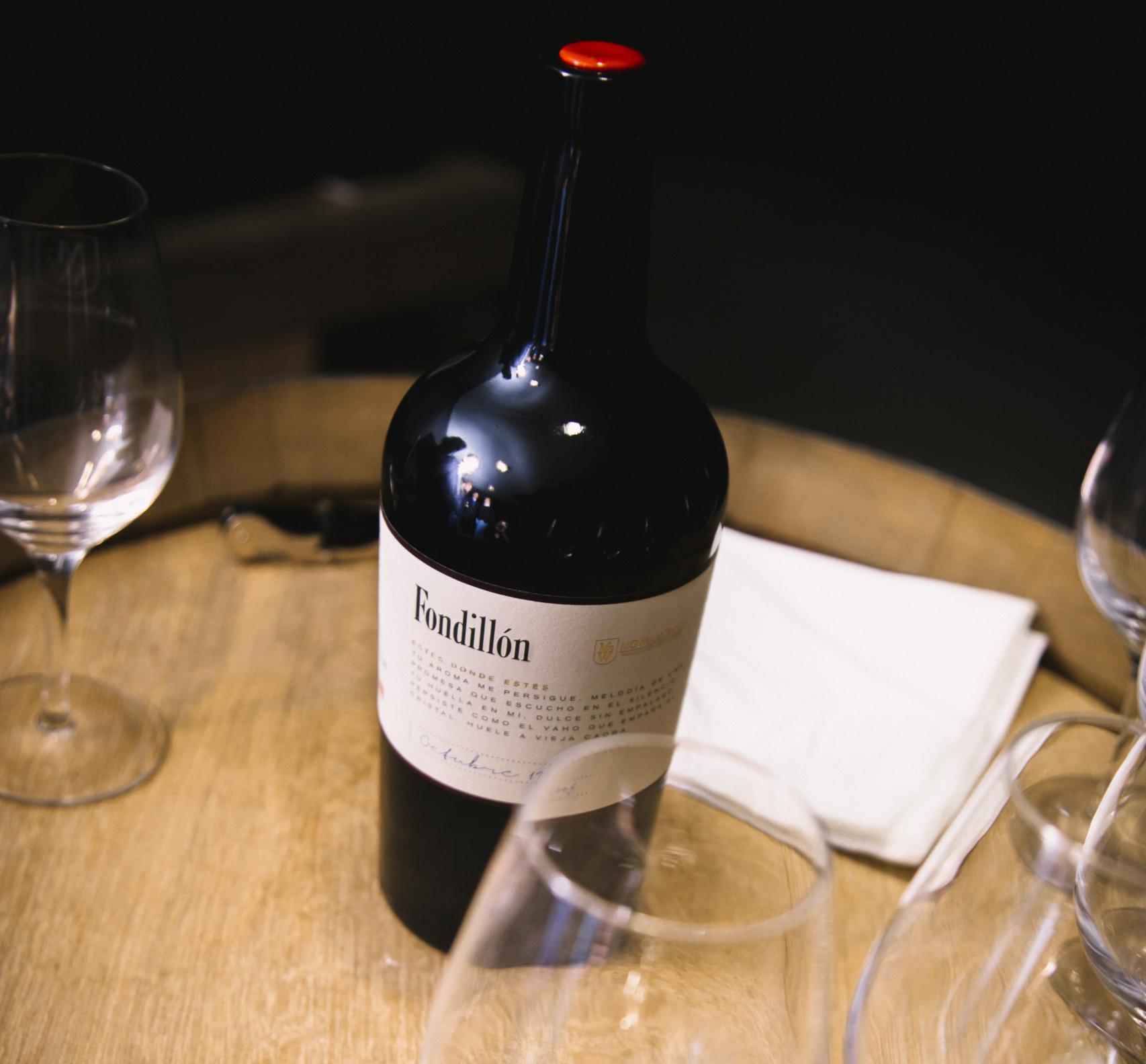 Ruta del Vino de Alicante. Bodegas Monóvar. Botella de fondillón