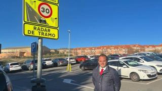 El concejal de Tráfico, Ángel Molina, presenta los nuevos radares de tramo en Tejares