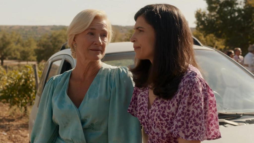 Inés hace ver a su madre que no tiene por qué tener miedo del relevo generacional.