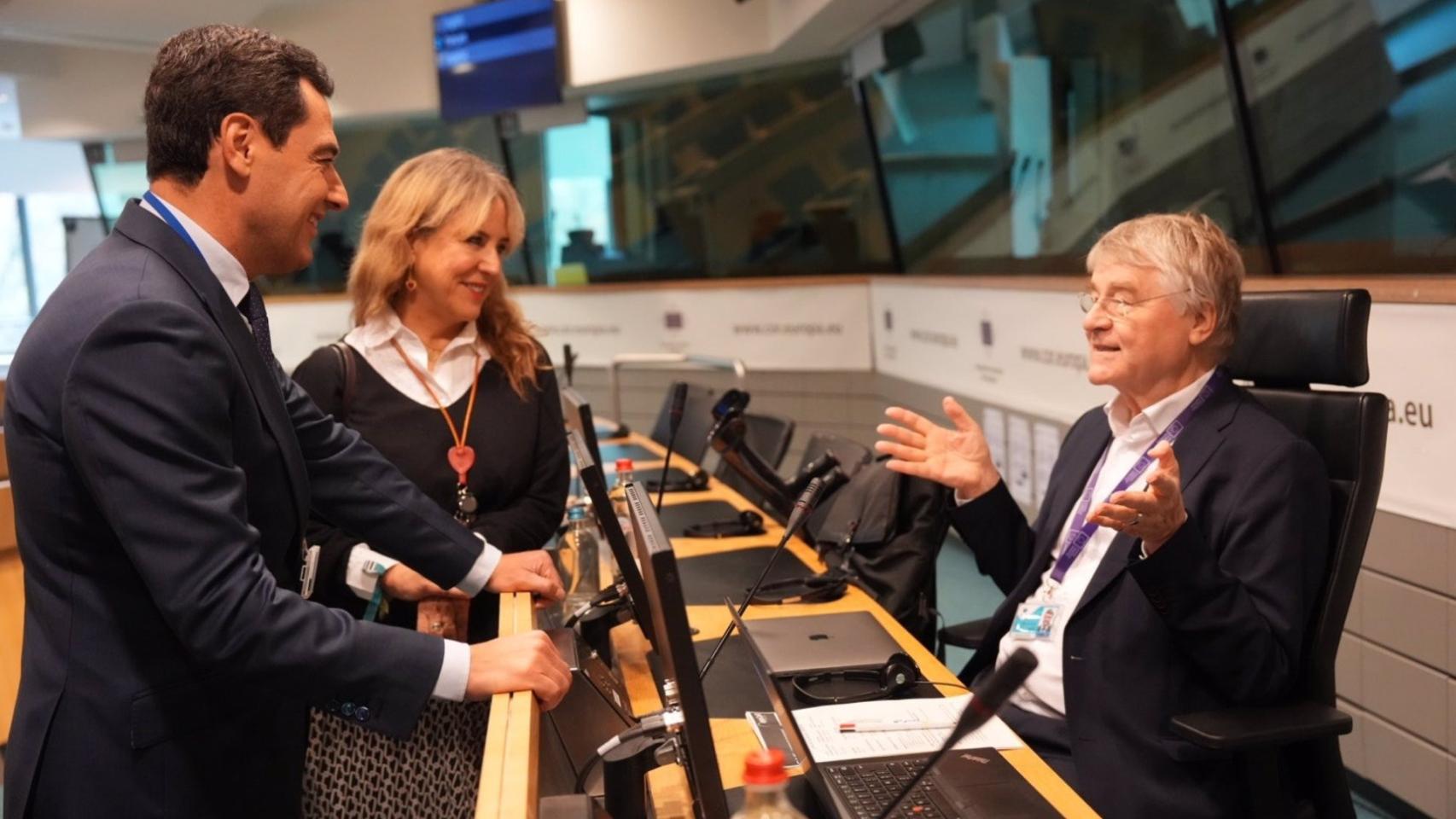 El presidente de la Junta, Juanma Moreno, en la sede del Comité Europeo de las Regiones, en Bruselas.