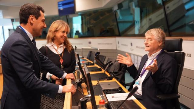 El presidente de la Junta, Juanma Moreno, en la sede del Comité Europeo de las Regiones, en Bruselas.
