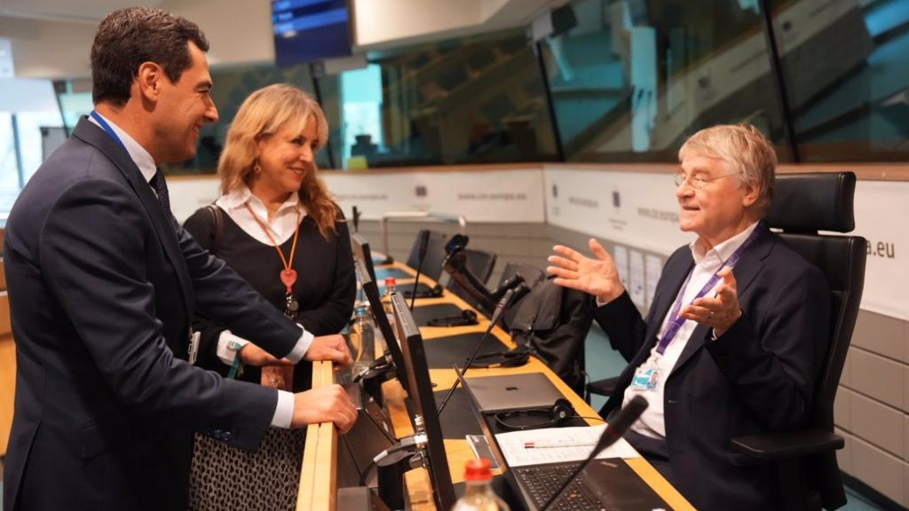 El presidente de la Junta, Juanma Moreno, en la sede del Comité Europeo de las Regiones, en Bruselas.