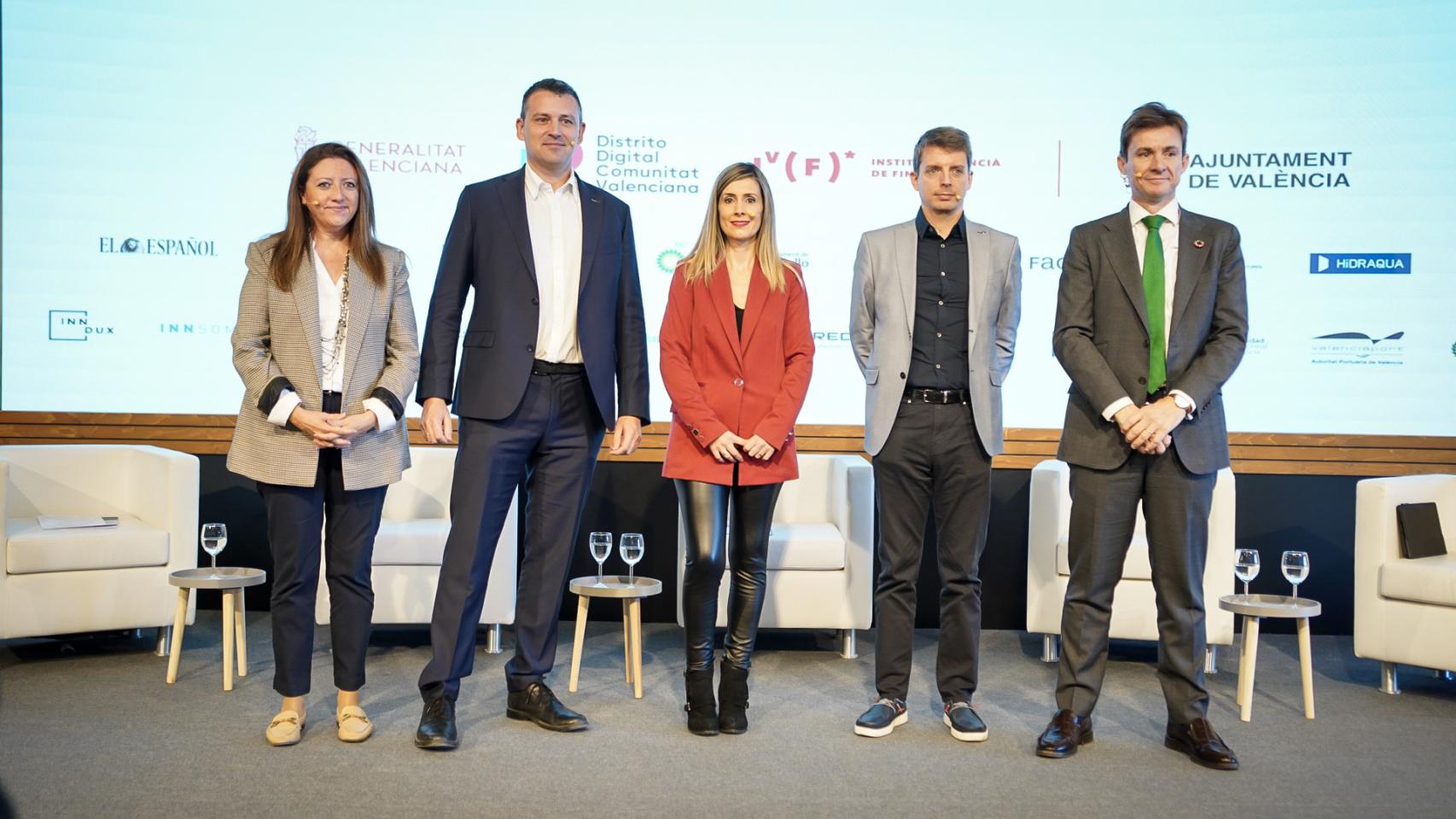 Los participantes en la mesa sobre los retos de la revolución energética valenciana.